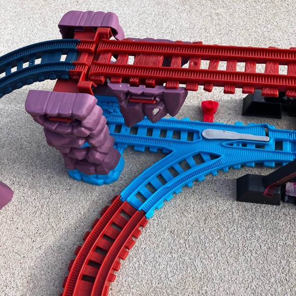 Thomas & Friends “Crystal Caves Adventure Set” train track - Picture 5 of 8
